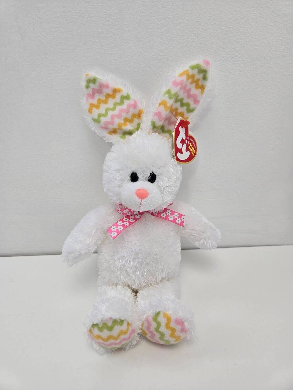 Ty Beanie Baby “Hippity” the Fuzzy White Bunny (8 inch)